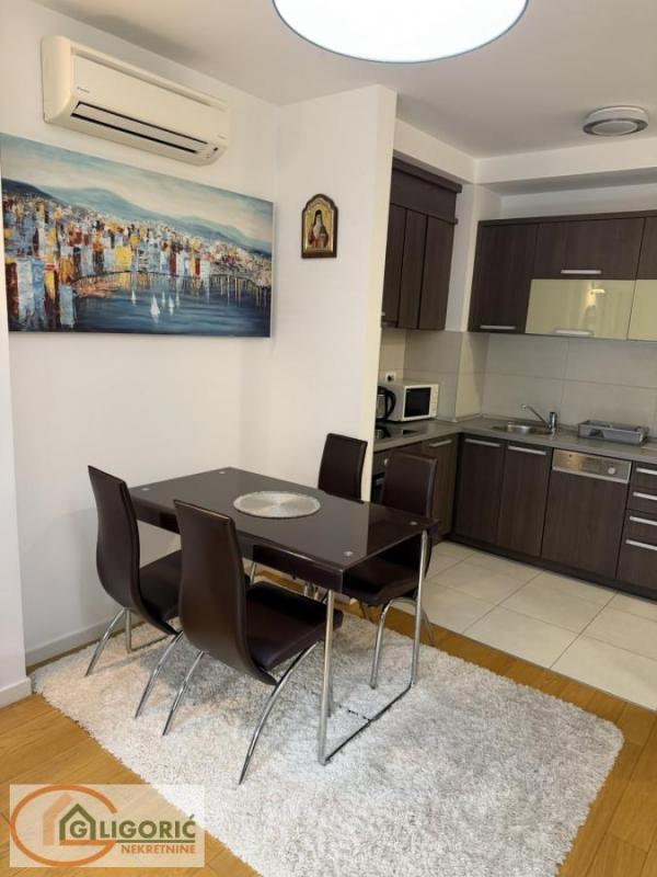 Stan na prodaju u Beogradu, Novi Beograd blok 67A (Belvile), dvosoban, 53m2, cena 339000 evra