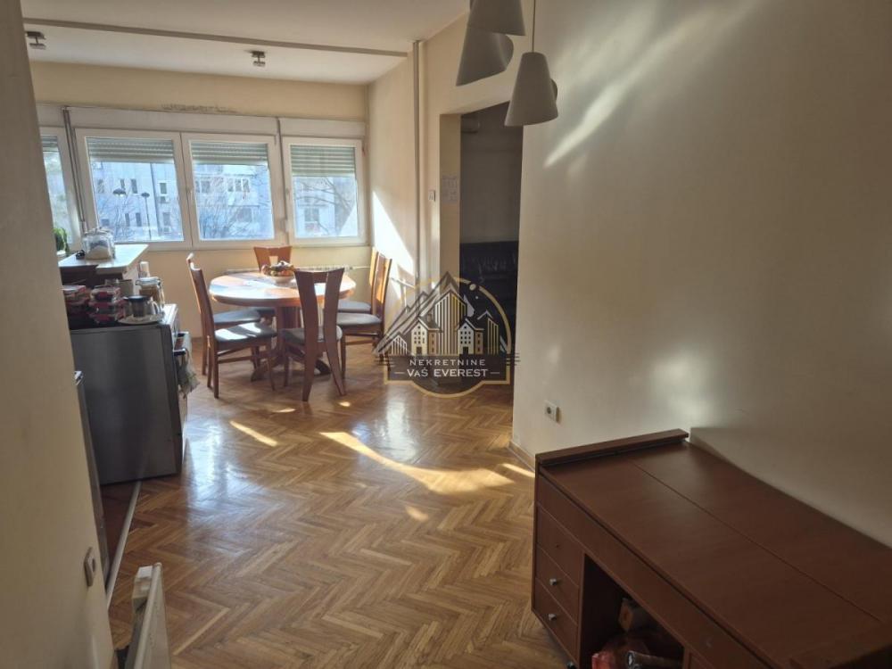 Stan na prodaju u Beogradu, trosoban, 88m2, cena 385000 evra