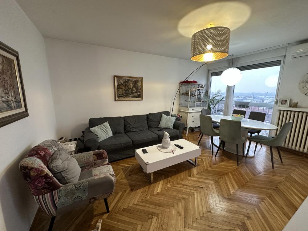 Stan na prodaju u Beogradu, Bulevar despota Stefana, trosoban, 63m2, cena 283500 evra