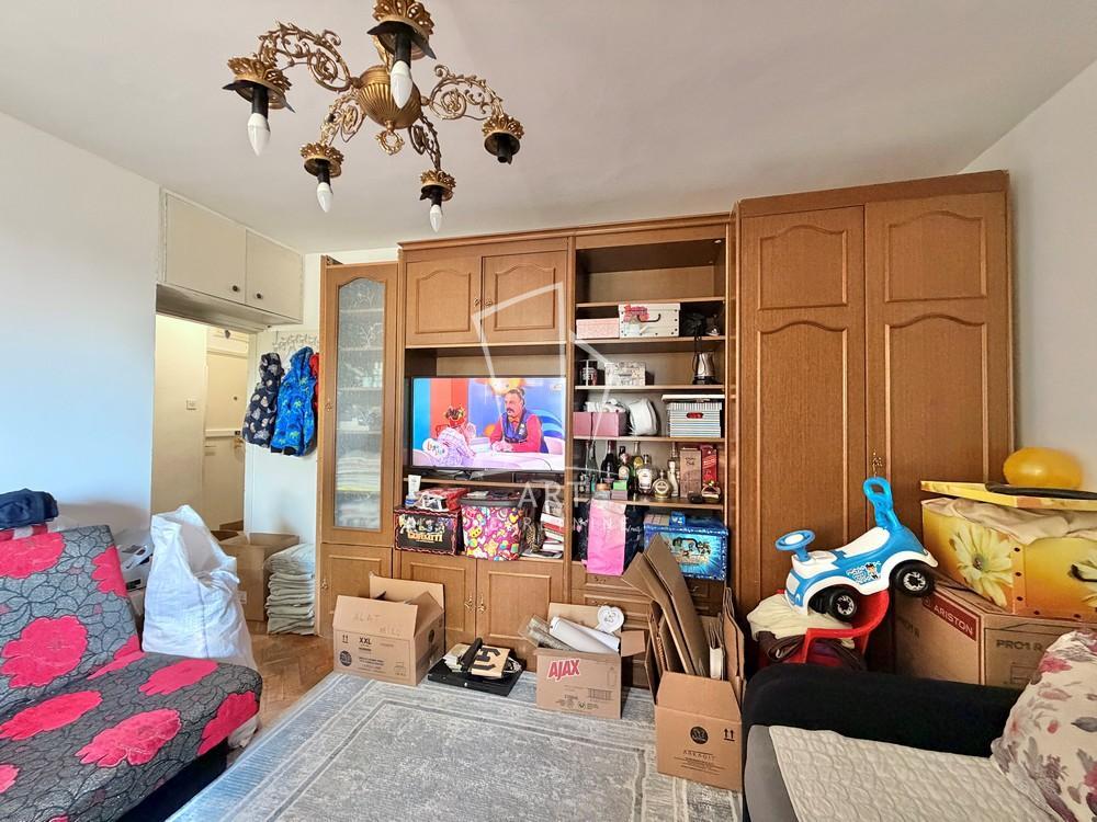 Stan na prodaju u Beogradu, Cvetkova pijaca, dvosoban, 52m2, cena 160000 evra