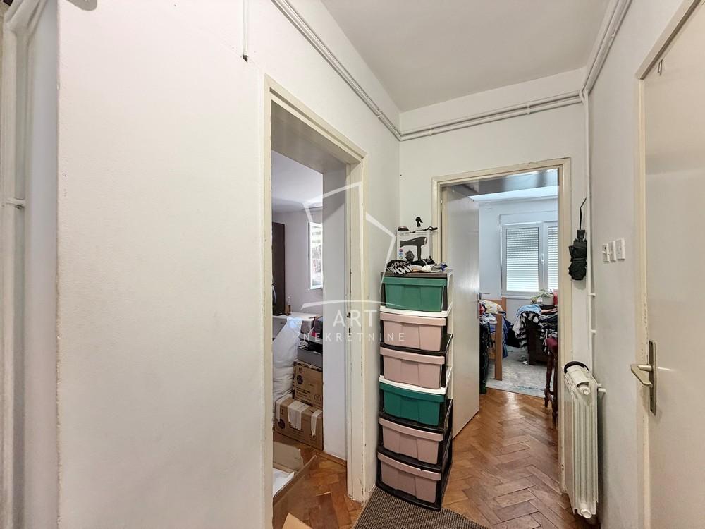 Stan na prodaju u Beogradu, Cvetkova pijaca, dvosoban, 52m2, cena 160000 evra