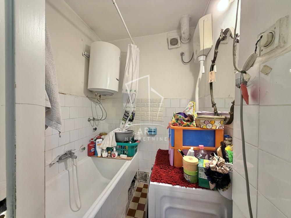 Stan na prodaju u Beogradu, Cvetkova pijaca, dvosoban, 52m2, cena 160000 evra