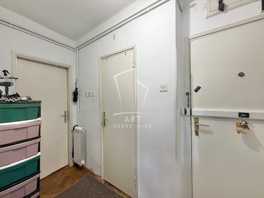 Stan na prodaju u Beogradu, Cvetkova pijaca, dvosoban, 52m2, cena 160000 evra