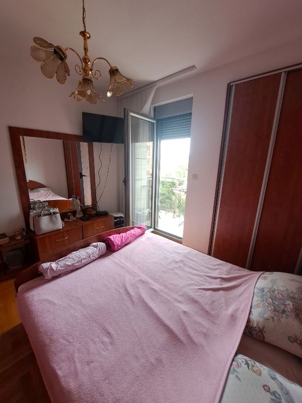 Stan na prodaju u Beogradu, Dimitrija Tucovića, trosoban, 70m2, cena 270000 evra