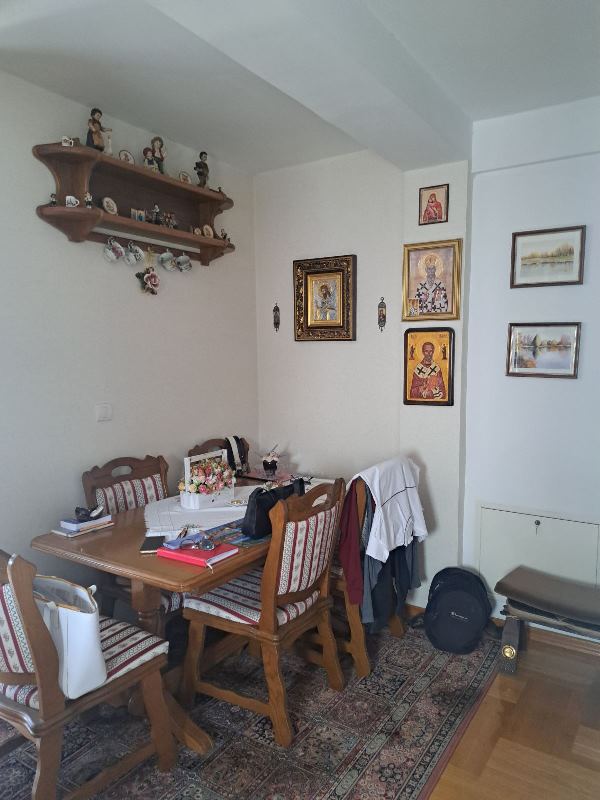 Stan na prodaju u Beogradu, Dimitrija Tucovića, trosoban, 70m2, cena 270000 evra