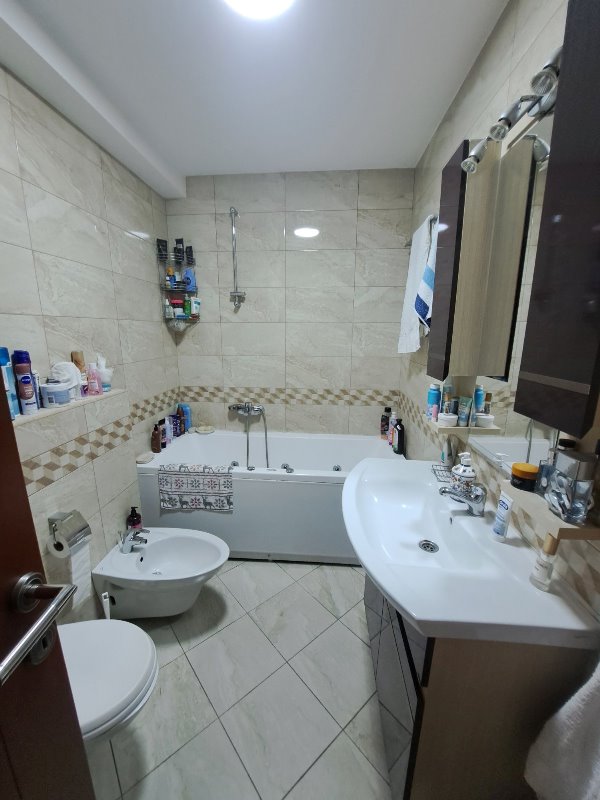 Stan na prodaju u Beogradu, Dimitrija Tucovića, trosoban, 70m2, cena 270000 evra