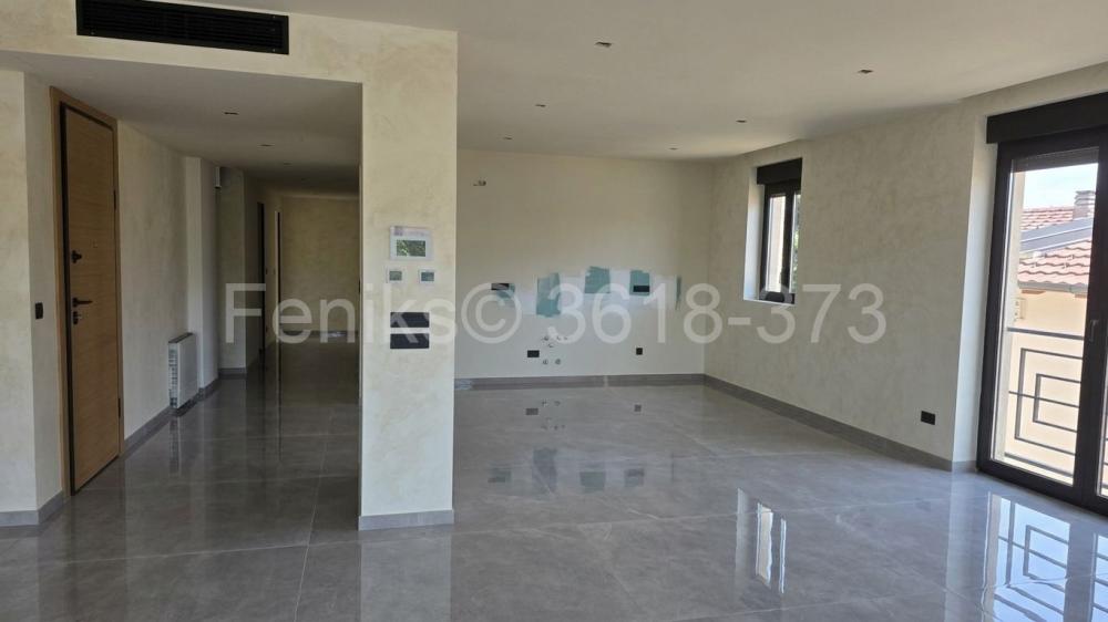 Stan na prodaju u Beogradu, trosoban, 162m2, cena 729000 evra