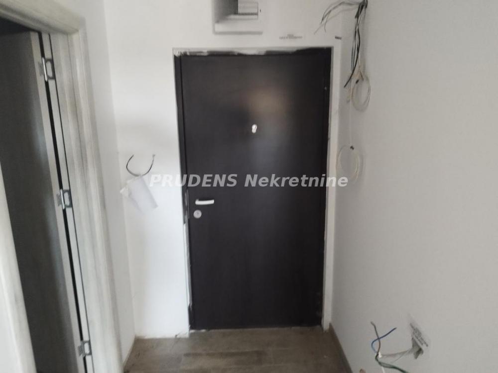 Stan na prodaju u Beogradu, Ledine, dvoiposoban, 54m2, cena 77000 evra
