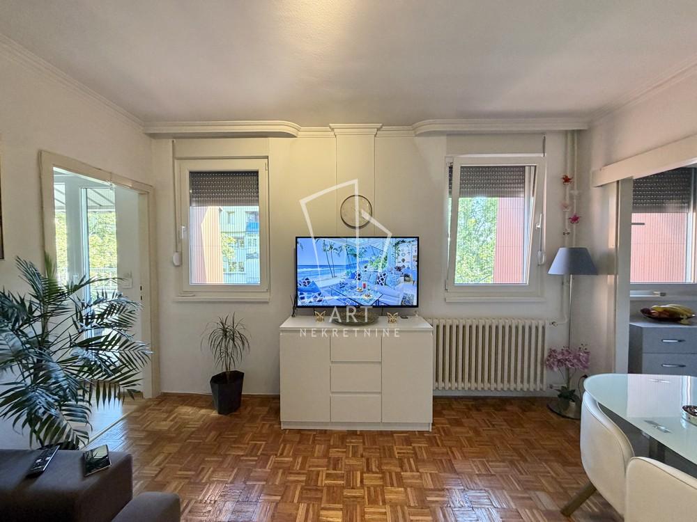 Stan na prodaju u Beogradu, Voždovac, dvosoban, 45m2, cena 199000 evra