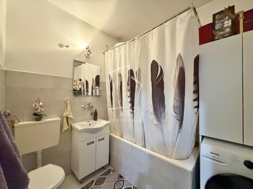Stan na prodaju u Beogradu, Voždovac, dvosoban, 45m2, cena 199000 evra