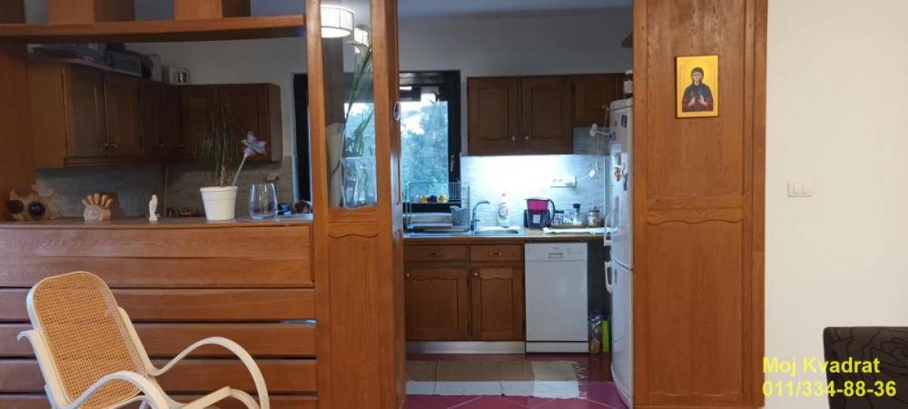 Stan na prodaju u Beogradu, Borča, trosoban, 111m2, cena 185000 evra