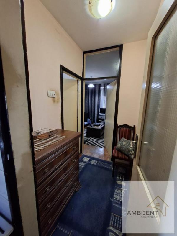 Stan na prodaju u Beogradu, Krnjača, dvoiposoban, 61m2, cena 180000 evra