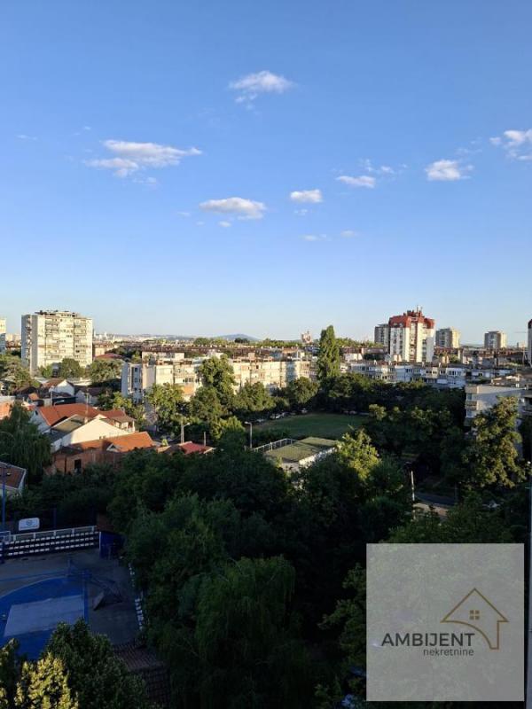 Stan na prodaju u Beogradu, Krnjača, dvoiposoban, 61m2, cena 180000 evra