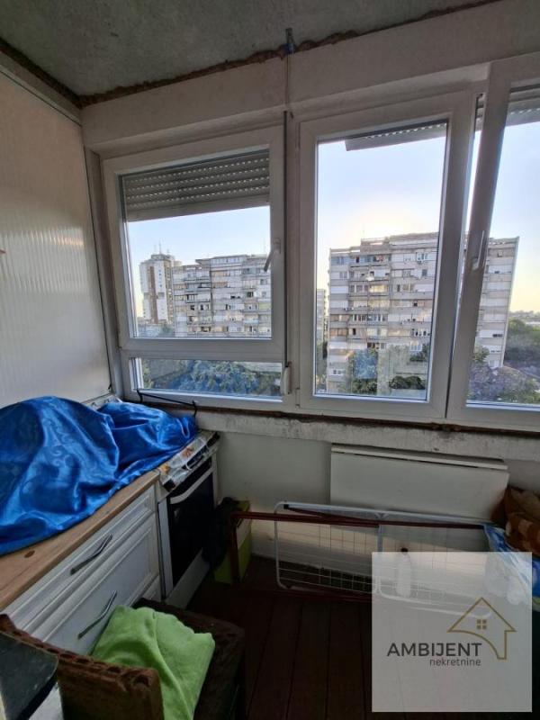 Stan na prodaju u Beogradu, Krnjača, dvoiposoban, 61m2, cena 180000 evra