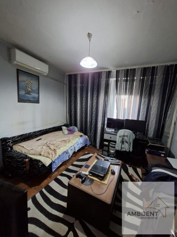 Stan na prodaju u Beogradu, Krnjača, dvoiposoban, 61m2, cena 180000 evra
