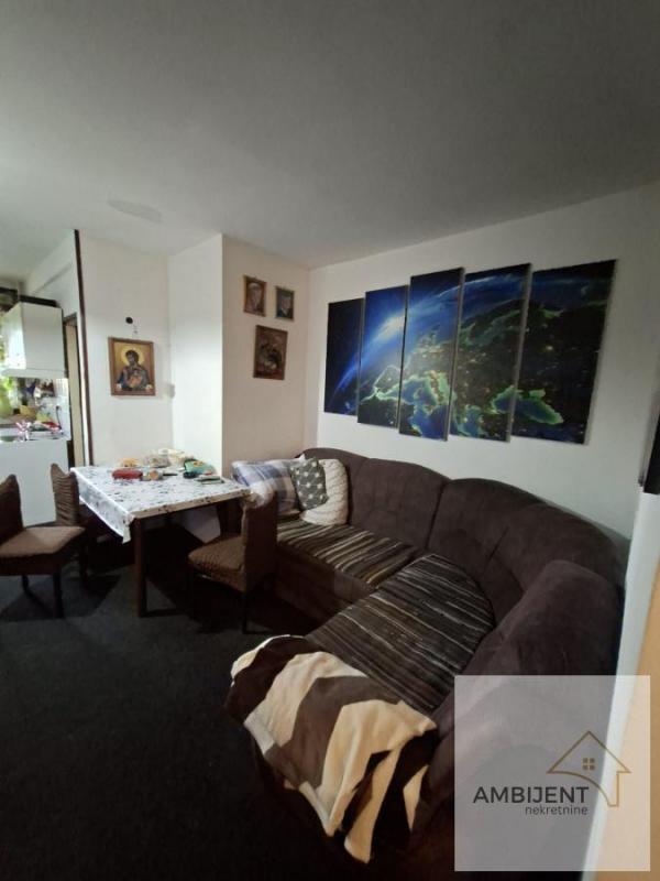 Stan na prodaju u Beogradu, Krnjača, dvoiposoban, 61m2, cena 180000 evra