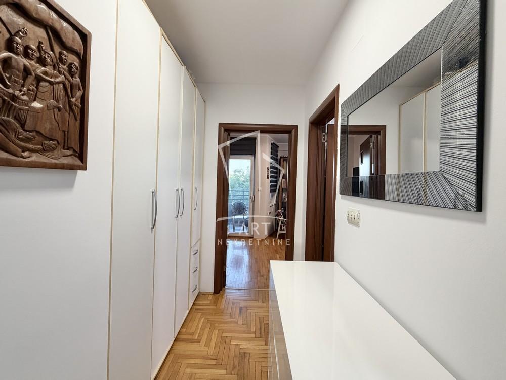 Stan na prodaju u Beogradu, Mirijevo, trosoban, 85m2, cena 230000 evra
