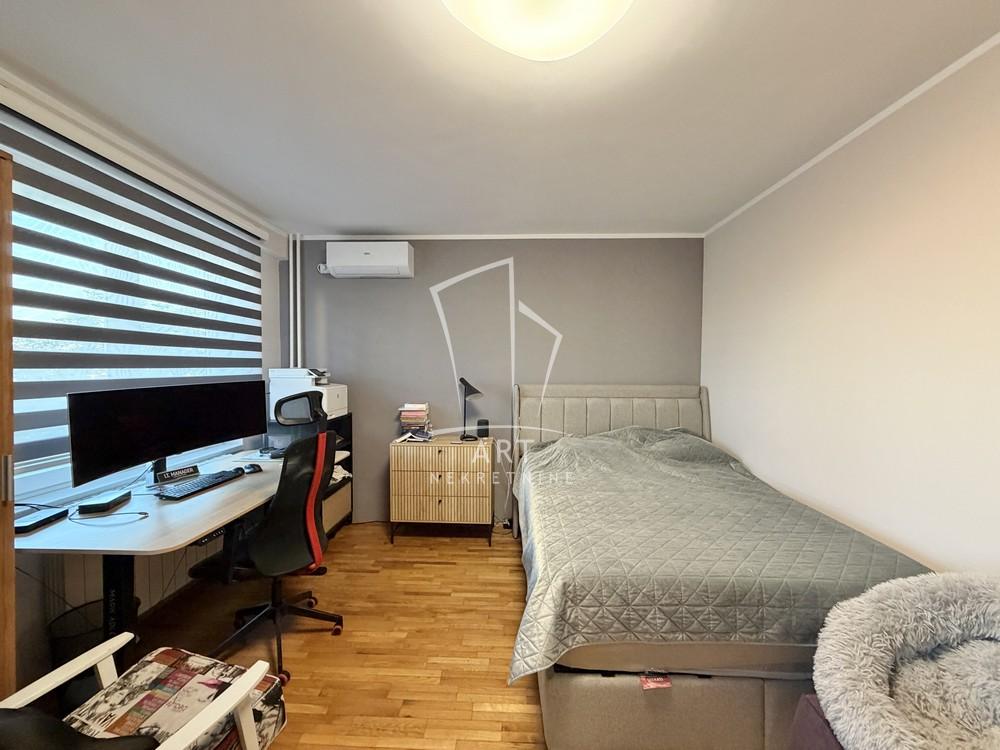 Stan na prodaju u Beogradu, Mirijevo, trosoban, 85m2, cena 230000 evra