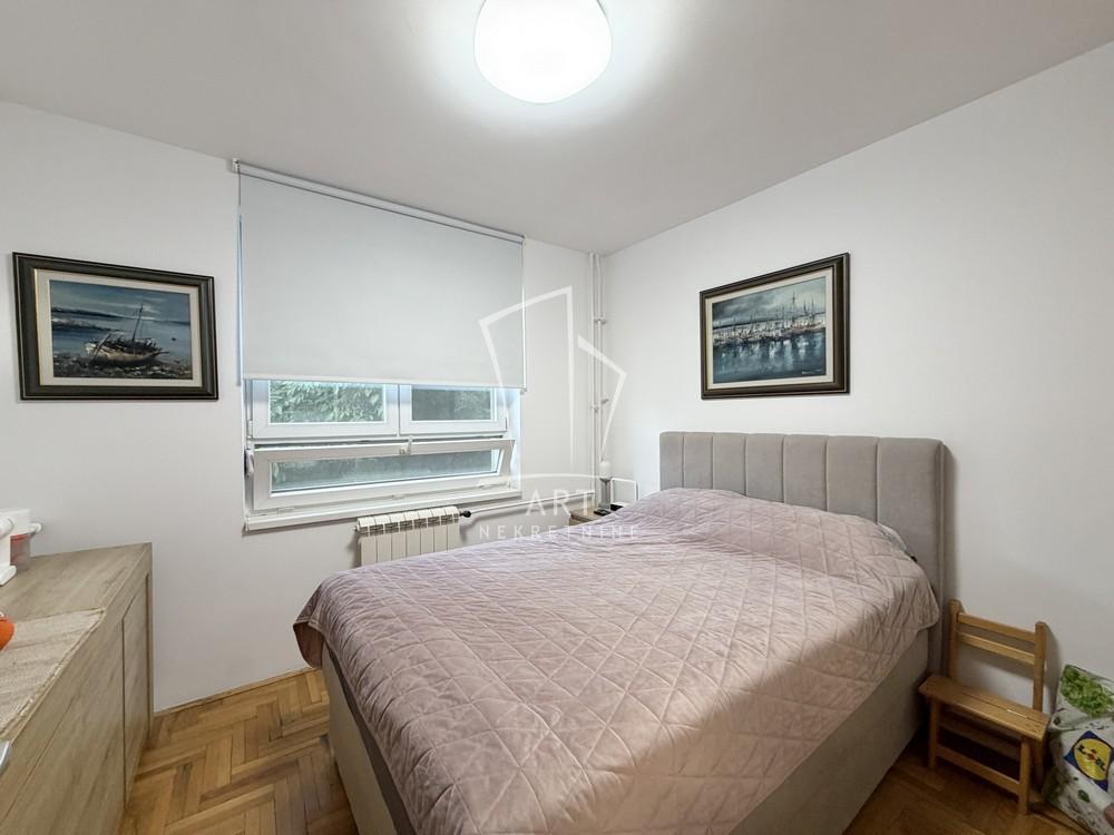 Stan na prodaju u Beogradu, Mirijevo, trosoban, 85m2, cena 230000 evra