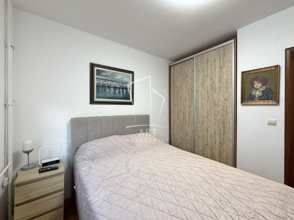 Stan na prodaju u Beogradu, Mirijevo, trosoban, 85m2, cena 230000 evra