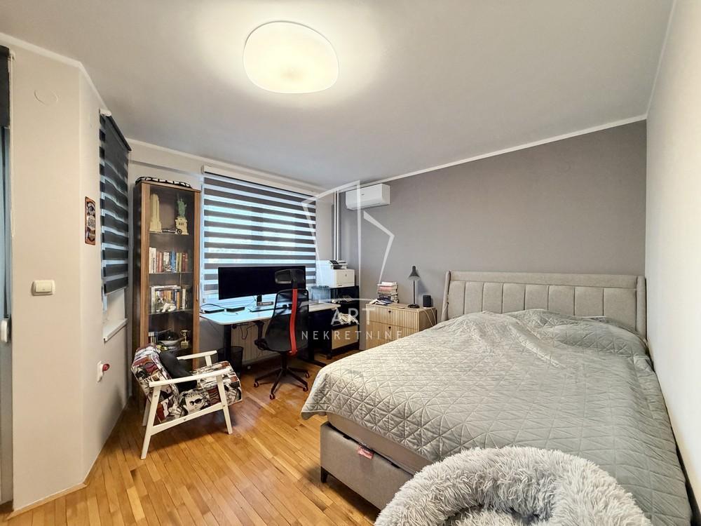 Stan na prodaju u Beogradu, Mirijevo, trosoban, 85m2, cena 230000 evra