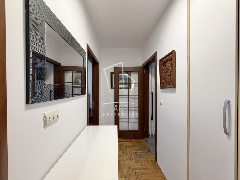 Stan na prodaju u Beogradu, Mirijevo, trosoban, 85m2, cena 230000 evra