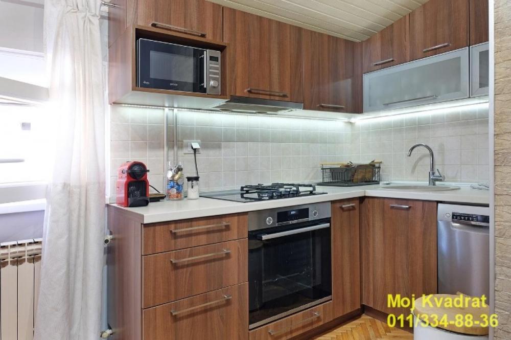 Stan na prodaju u Beogradu, Zemun polje, cetvorosoban, 100m2, cena 169000 evra