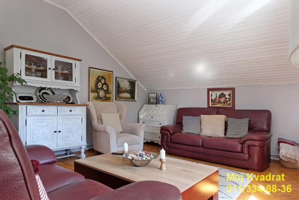 Stan na prodaju u Beogradu, Zemun polje, cetvorosoban, 100m2, cena 169000 evra