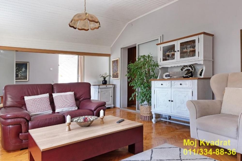Stan na prodaju u Beogradu, Zemun polje, cetvorosoban, 100m2, cena 169000 evra