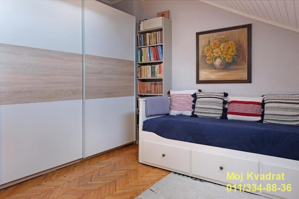 Stan na prodaju u Beogradu, Zemun polje, cetvorosoban, 100m2, cena 169000 evra