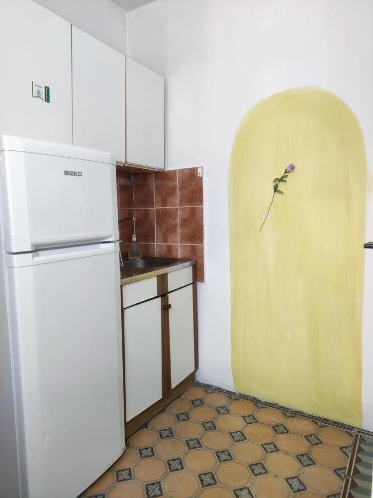 Stan na prodaju u Beogradu, Zemun centar, jednoiposoban, 31m2, cena 145000 evra