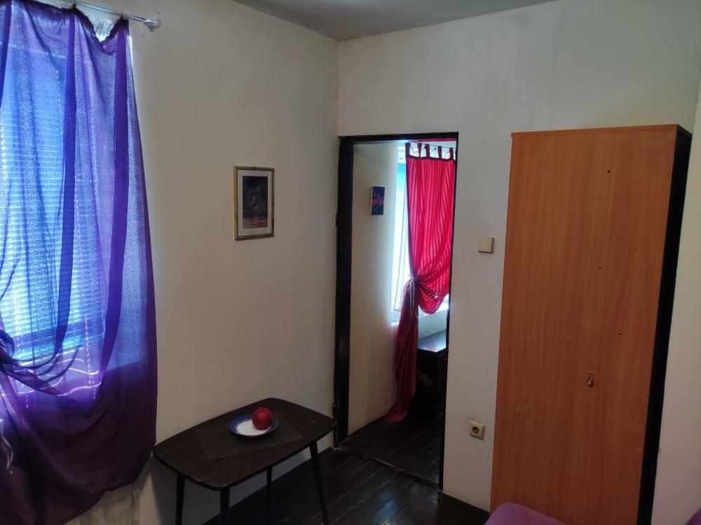 Stan na prodaju u Beogradu, Zemun centar, jednoiposoban, 31m2, cena 145000 evra