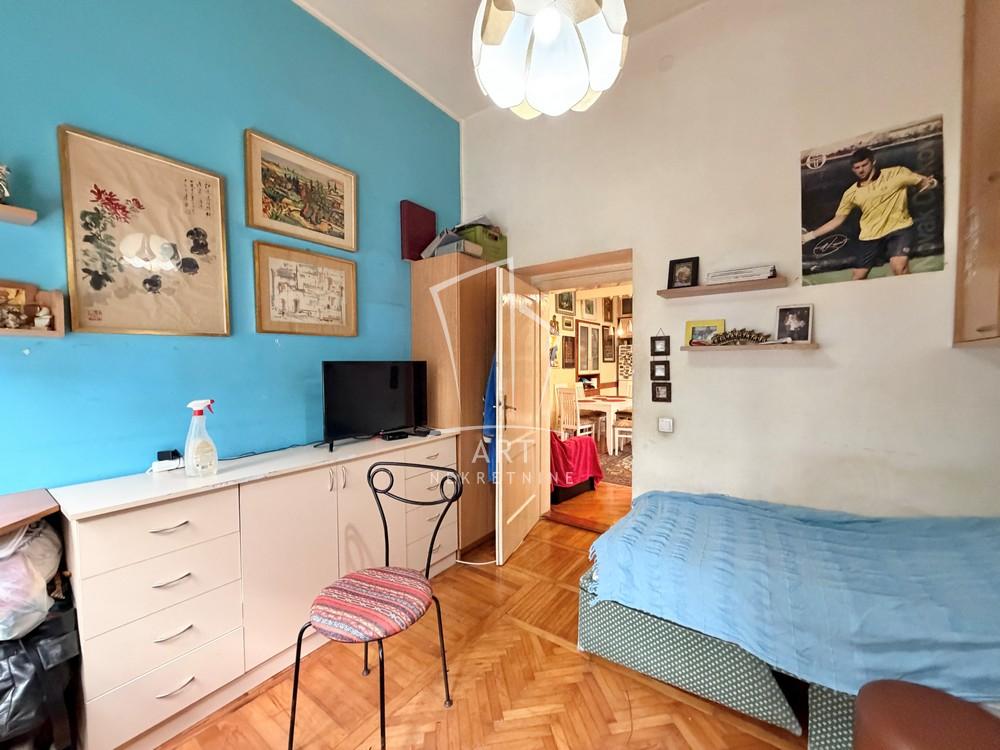 Stan na prodaju u Beogradu, Stari grad, cetvorosoban, 80m2, cena 500000 evra