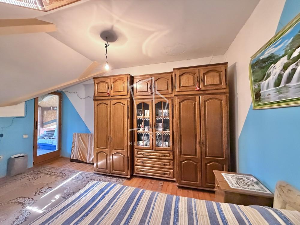 Stan na prodaju u Beogradu, Petlovo brdo, trosoban, 164m2, cena 135000 evra