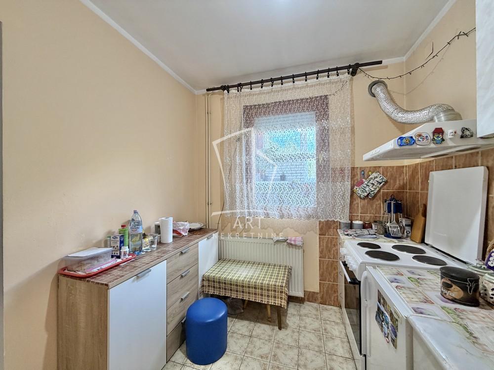 Stan na prodaju u Beogradu, Petlovo brdo, trosoban, 164m2, cena 135000 evra