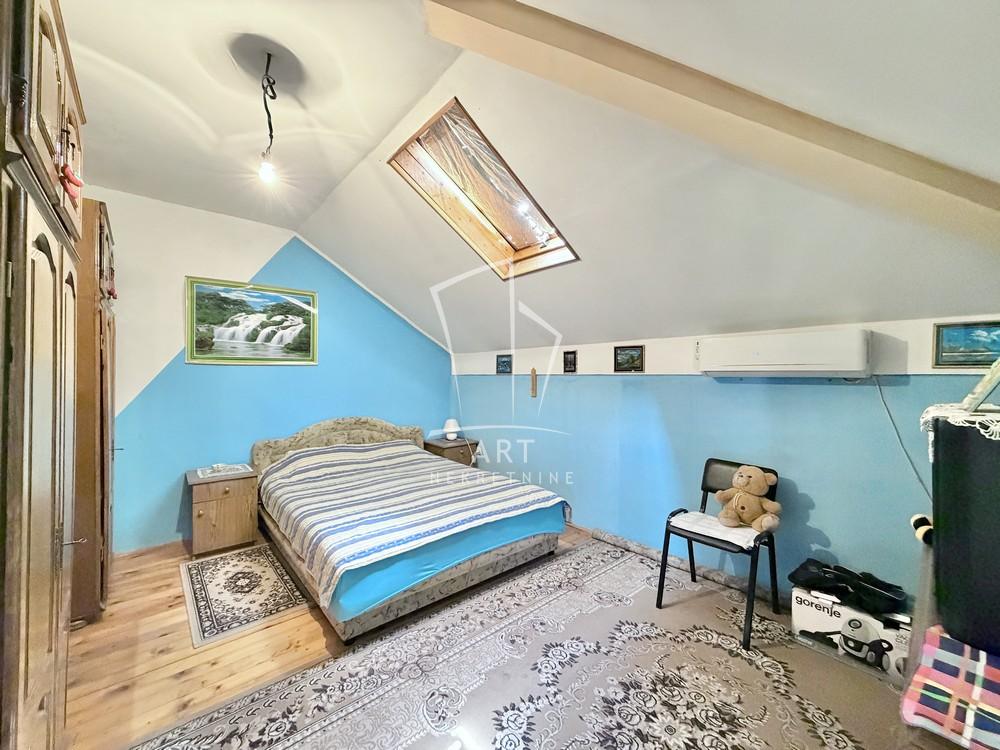 Stan na prodaju u Beogradu, Petlovo brdo, trosoban, 164m2, cena 135000 evra
