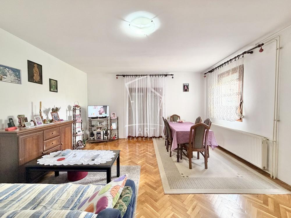 Stan na prodaju u Beogradu, Petlovo brdo, trosoban, 164m2, cena 135000 evra