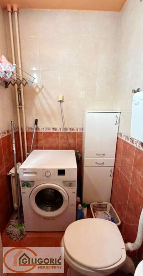 Stan na prodaju u Beogradu, Novi Beograd blok 62, dvosoban, 69m2, cena 220000 evra