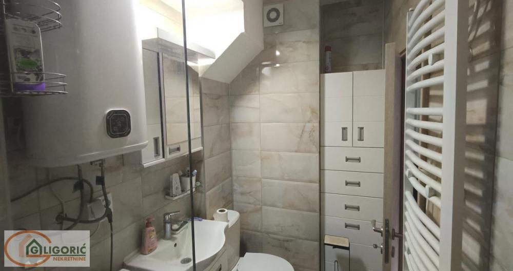 Stan na prodaju u Beogradu, Karaburma, dvosoban, 55m2, cena 157000 evra