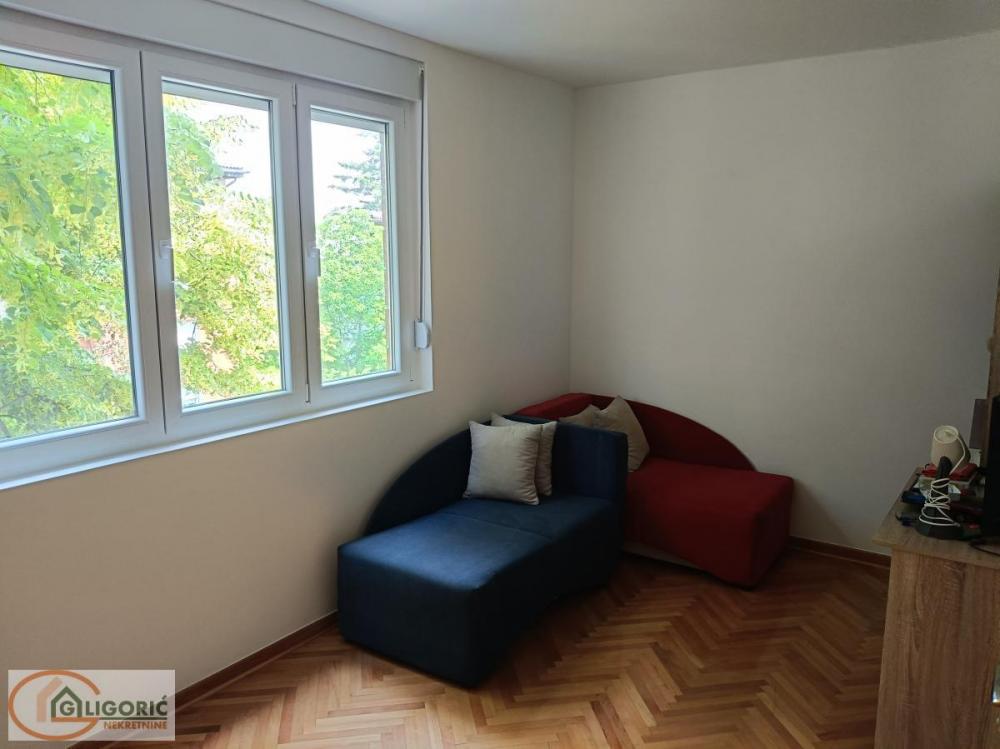 Stan na prodaju u Beogradu, Karaburma, dvosoban, 55m2, cena 157000 evra