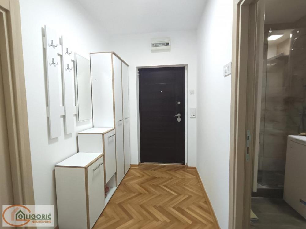 Stan na prodaju u Beogradu, Karaburma, dvosoban, 55m2, cena 157000 evra