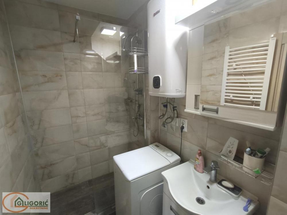 Stan na prodaju u Beogradu, Karaburma, dvosoban, 55m2, cena 157000 evra