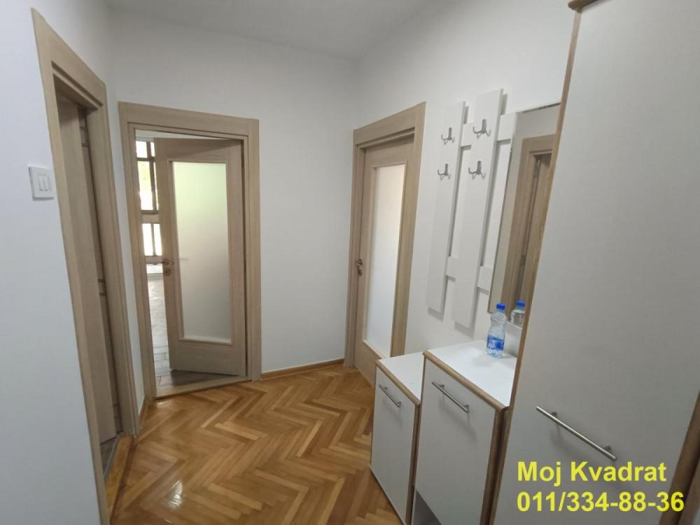Stan na prodaju u Beogradu, Karaburma, dvosoban, 55m2, cena 157000 evra