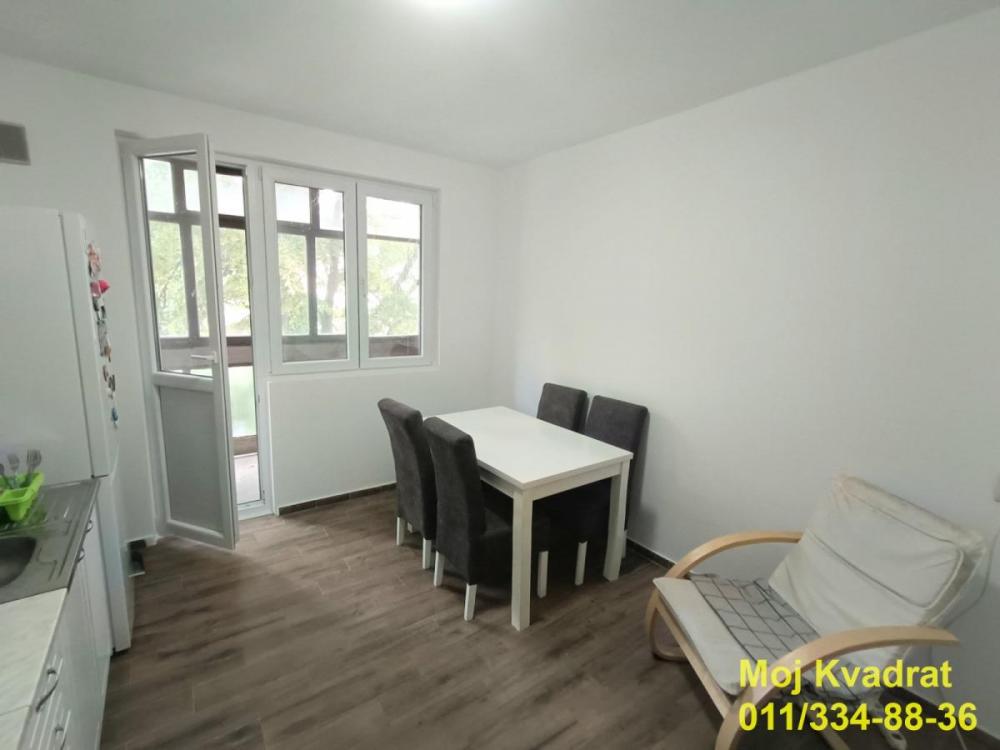 Stan na prodaju u Beogradu, Karaburma, dvosoban, 55m2, cena 157000 evra