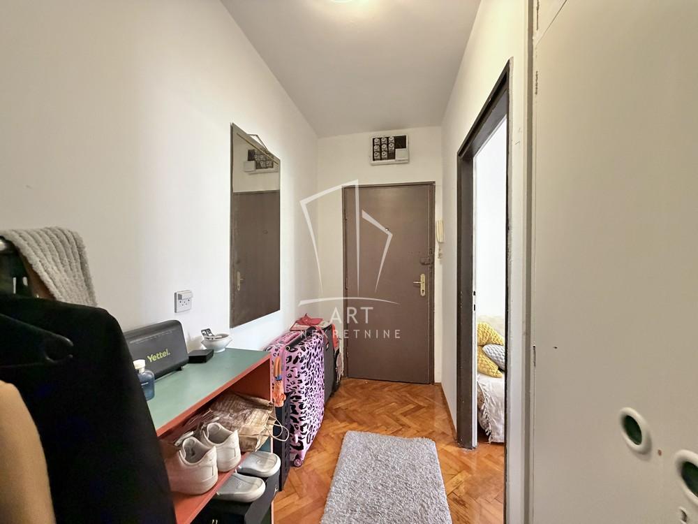 Stan na prodaju u Beogradu, Karaburma, jednosoban, 36m2, cena 110000 evra
