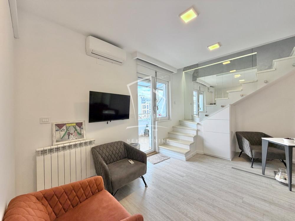 Stan na prodaju u Beogradu, Đeram pijaca, 118m2, cena 349000 evra