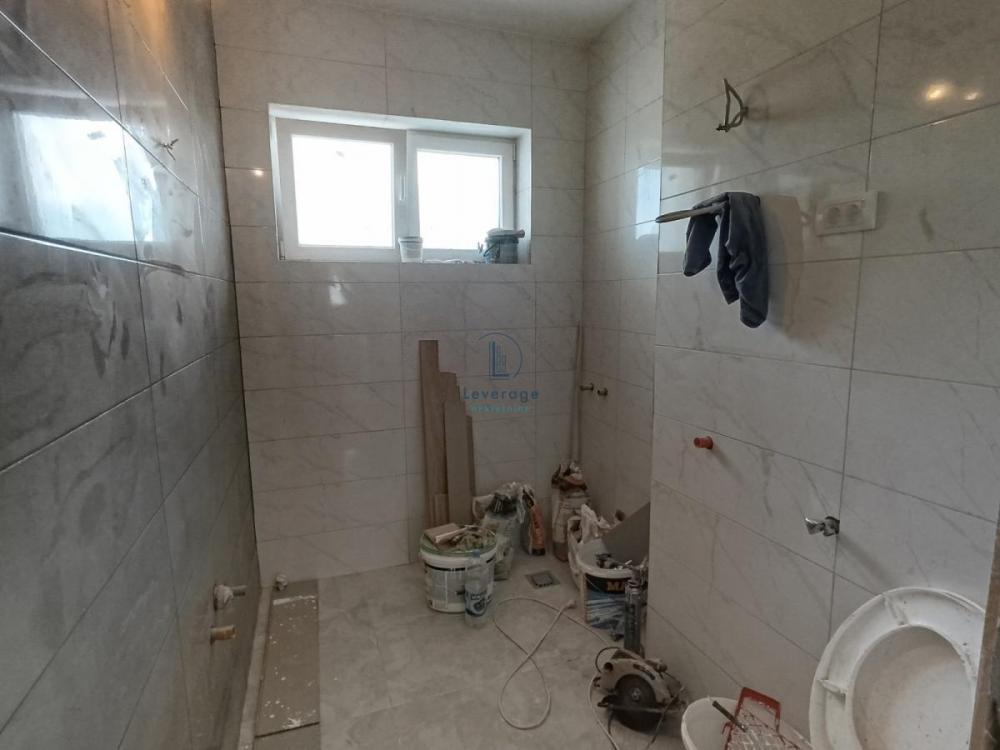 Stan na prodaju u Beogradu, trosoban, 66m2, cena 108900 evra