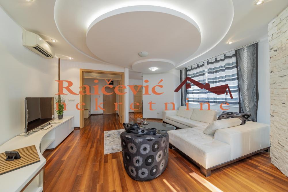 Stan na prodaju u Beogradu, Beograd (centar), trosoban, 98m2, cena 588000 evra