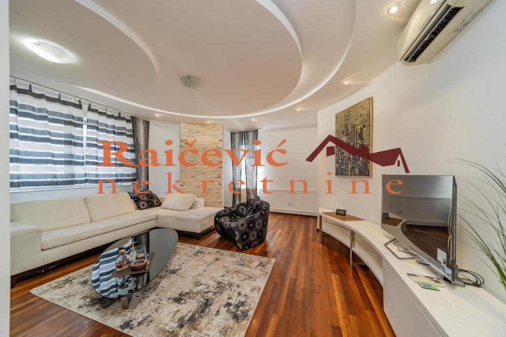 Stan na prodaju u Beogradu, Beograd (centar), trosoban, 98m2, cena 588000 evra