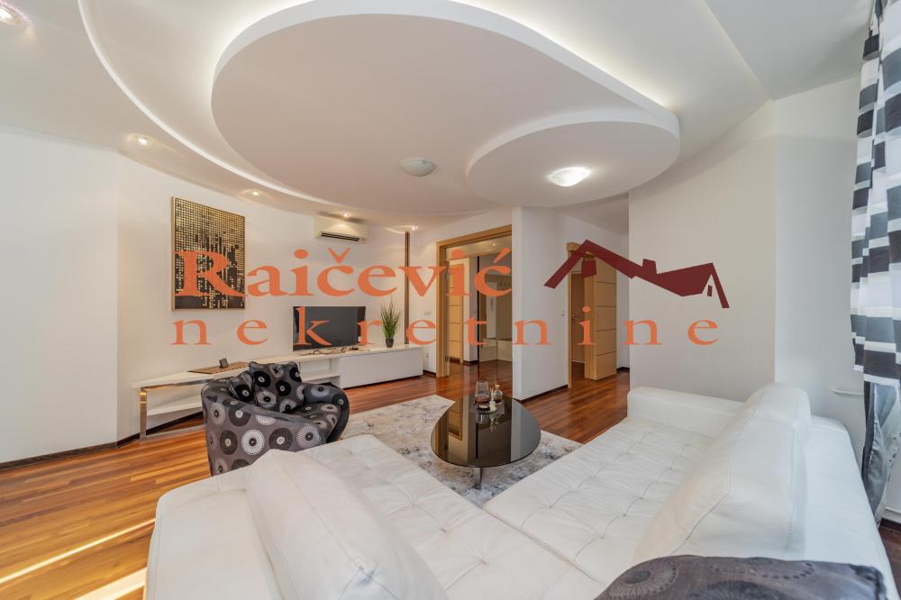 Stan na prodaju u Beogradu, Beograd (centar), trosoban, 98m2, cena 588000 evra